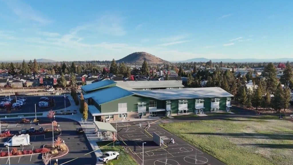 Memorial grows after school shooting in Bend, Oregon — CBS Miami, Winter Park Schools news