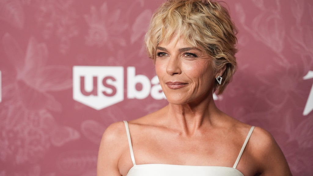 Actress Selma Blair arrested after allegedly biting flight attendant, being restrained on flight from LAX to JFK, source says — CBS Bay Area (KPIX), Winter Park Health news