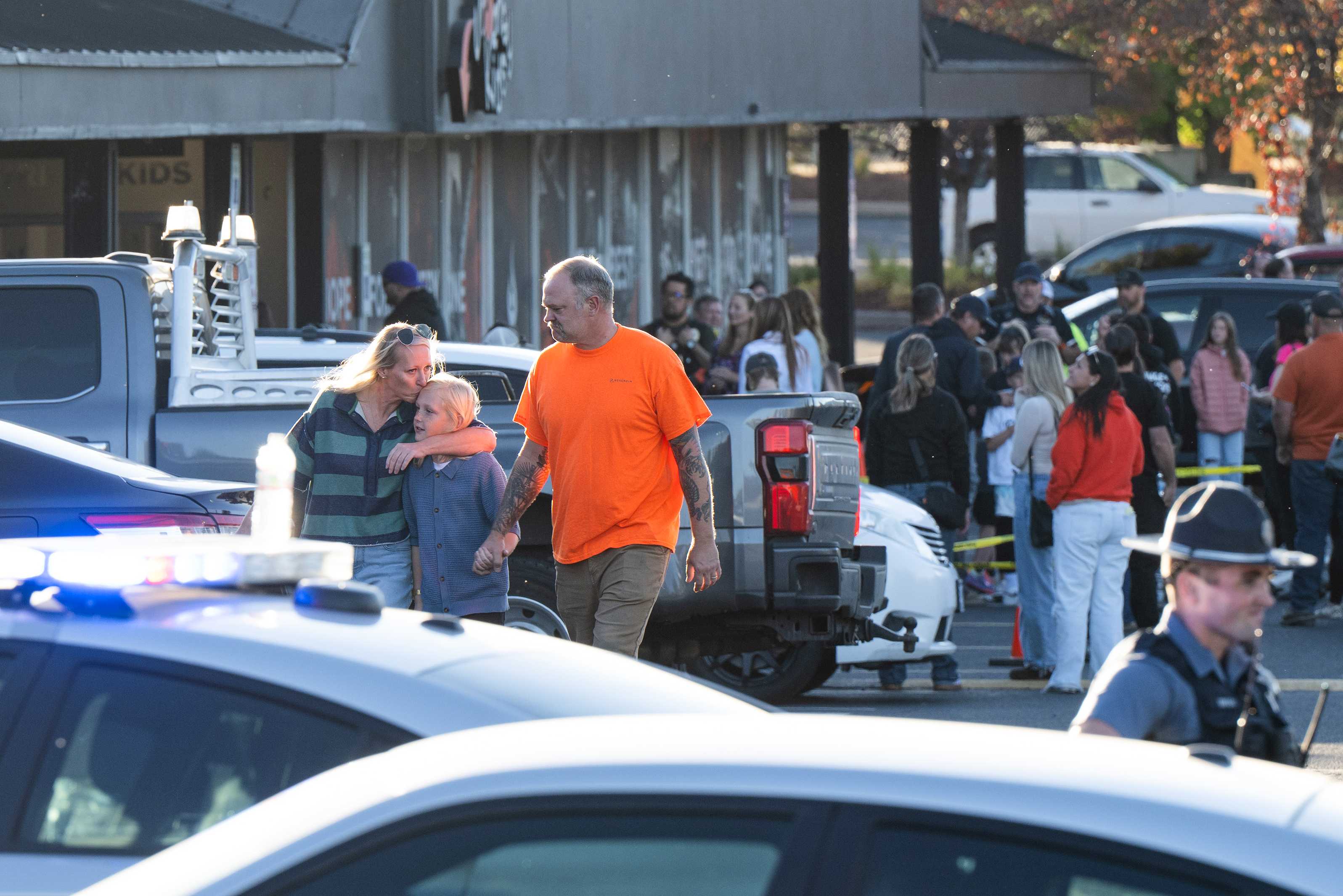 Police: Teen shooter kills 4 at Oregon elementary school before being fatally shot by a witness — WESH 2 Orlando, Winter Park Schools news