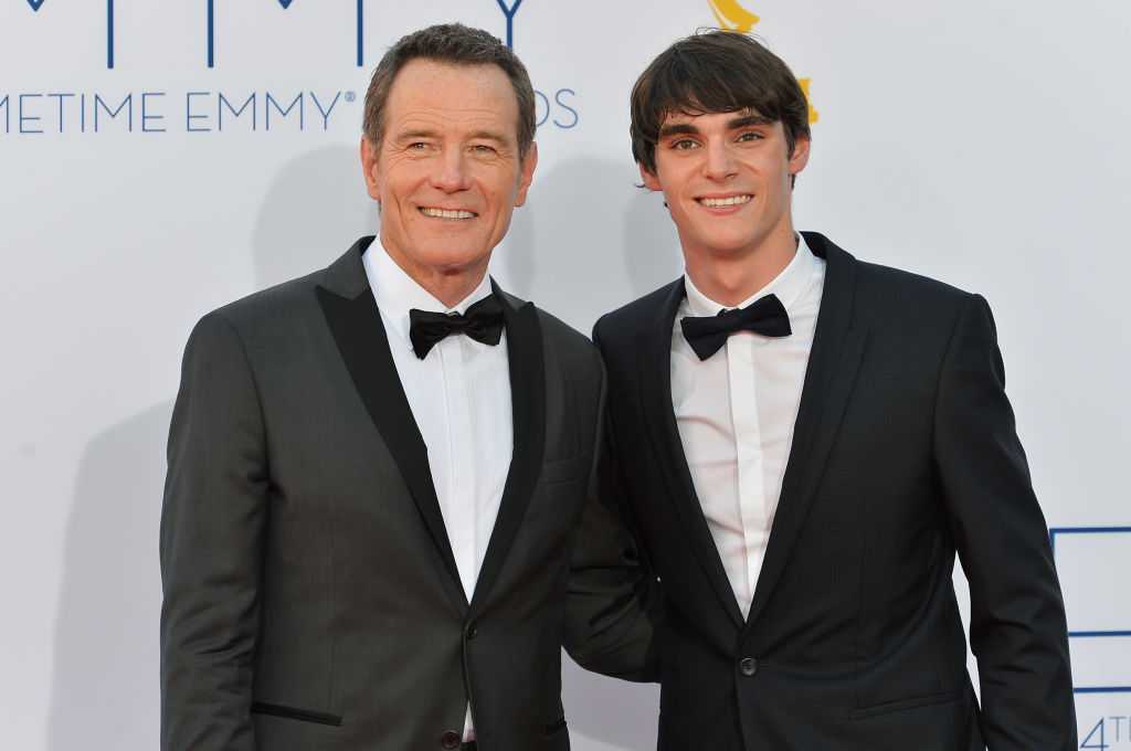 'I'm in deep despair': Bryan Cranston remembers 'Breaking Bad' TV son, RJ Mitte — WESH 2 Entertainment Orlando, Winter Park Arts news