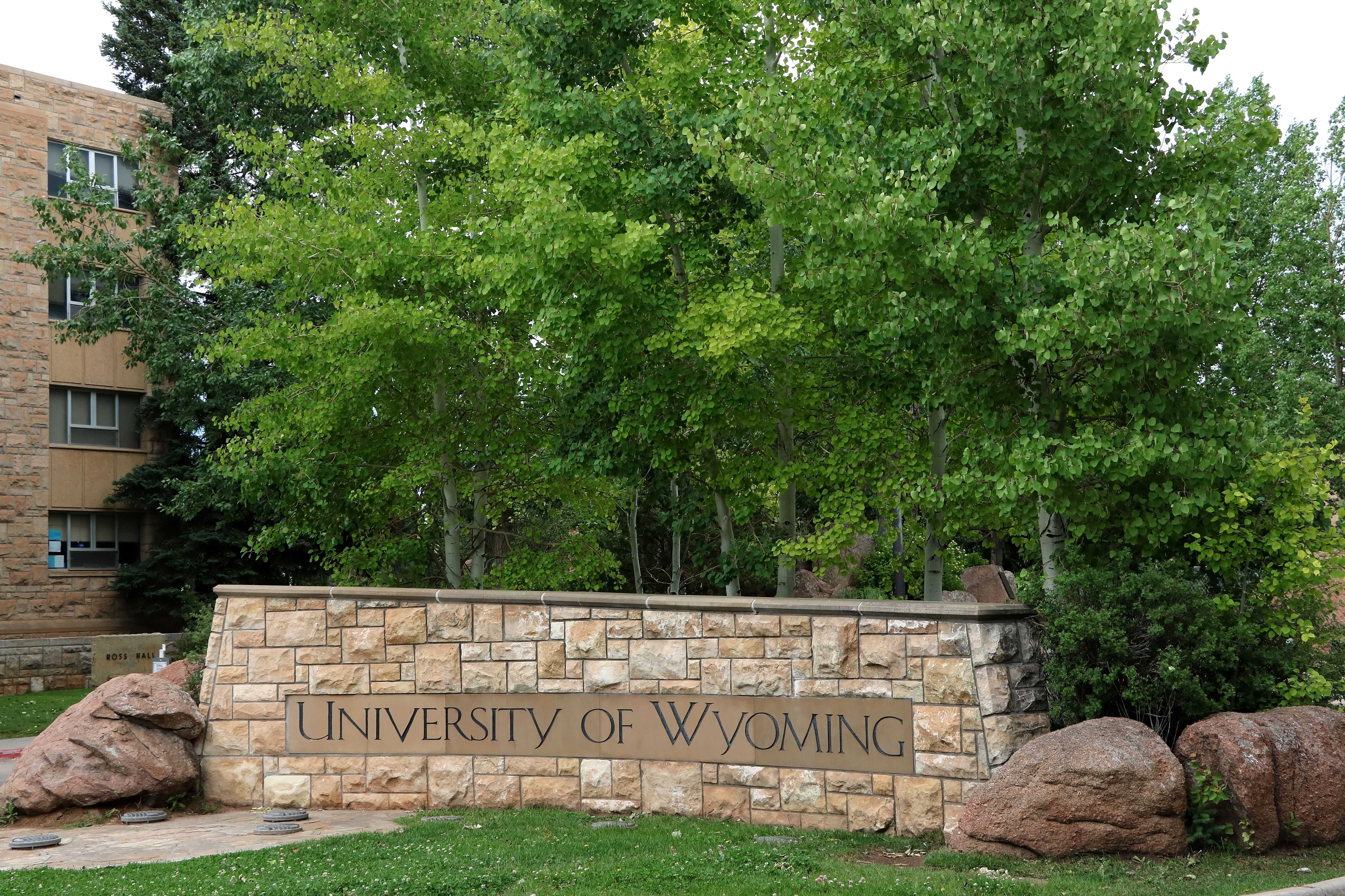 A Wyoming grad student who allegedly poisoned a colleague has been arrested fleeing to China — WESH 2 Orlando, Winter Park Schools news