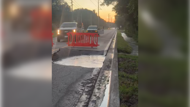 Ground depression shuts down eastbound lanes of Welch Road in Apopka — WESH 2 Orlando, Winter Park Community news