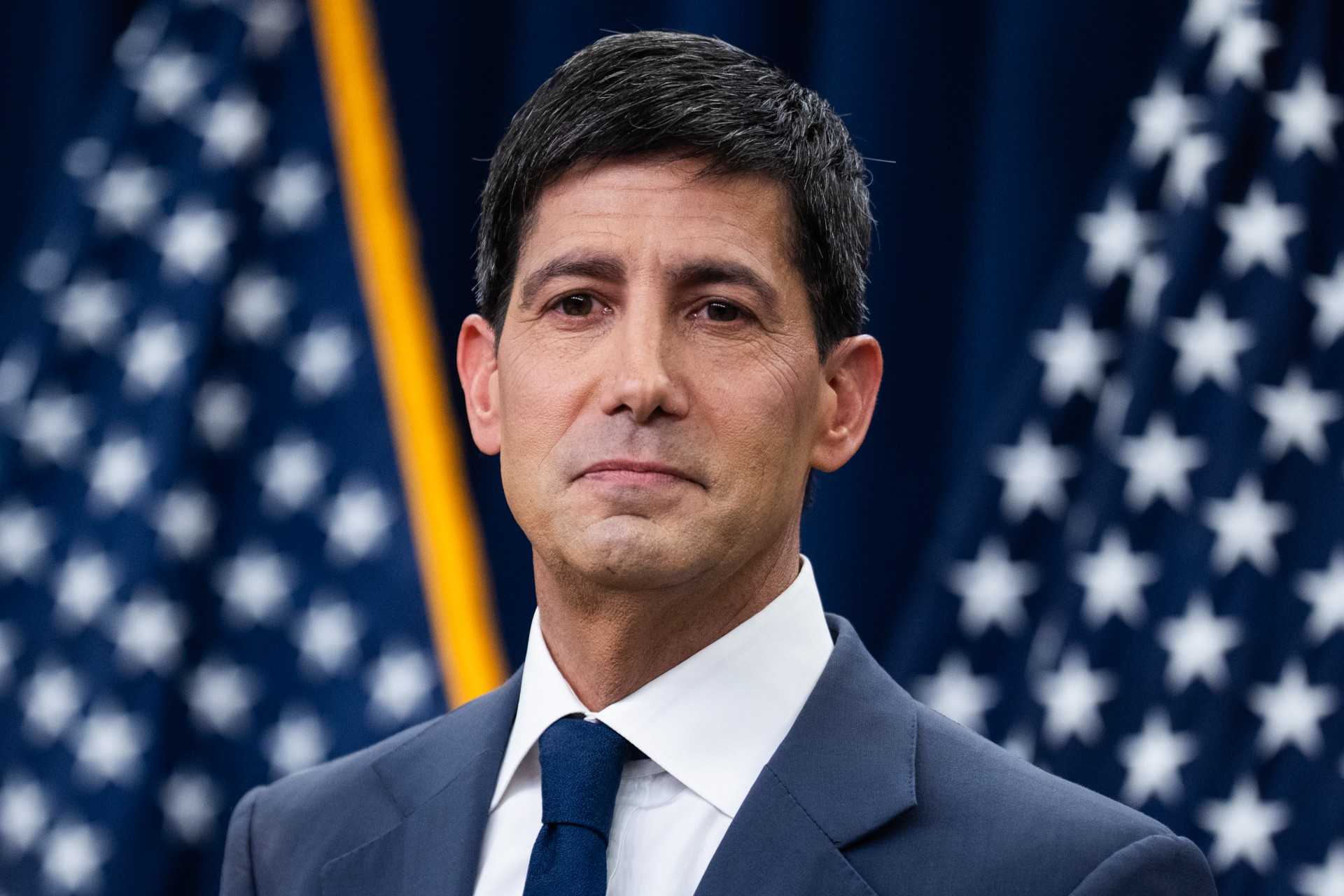 Federal Reserve keeps interest rates steady under new Chairman Kevin Warsh — WESH 2 Orlando