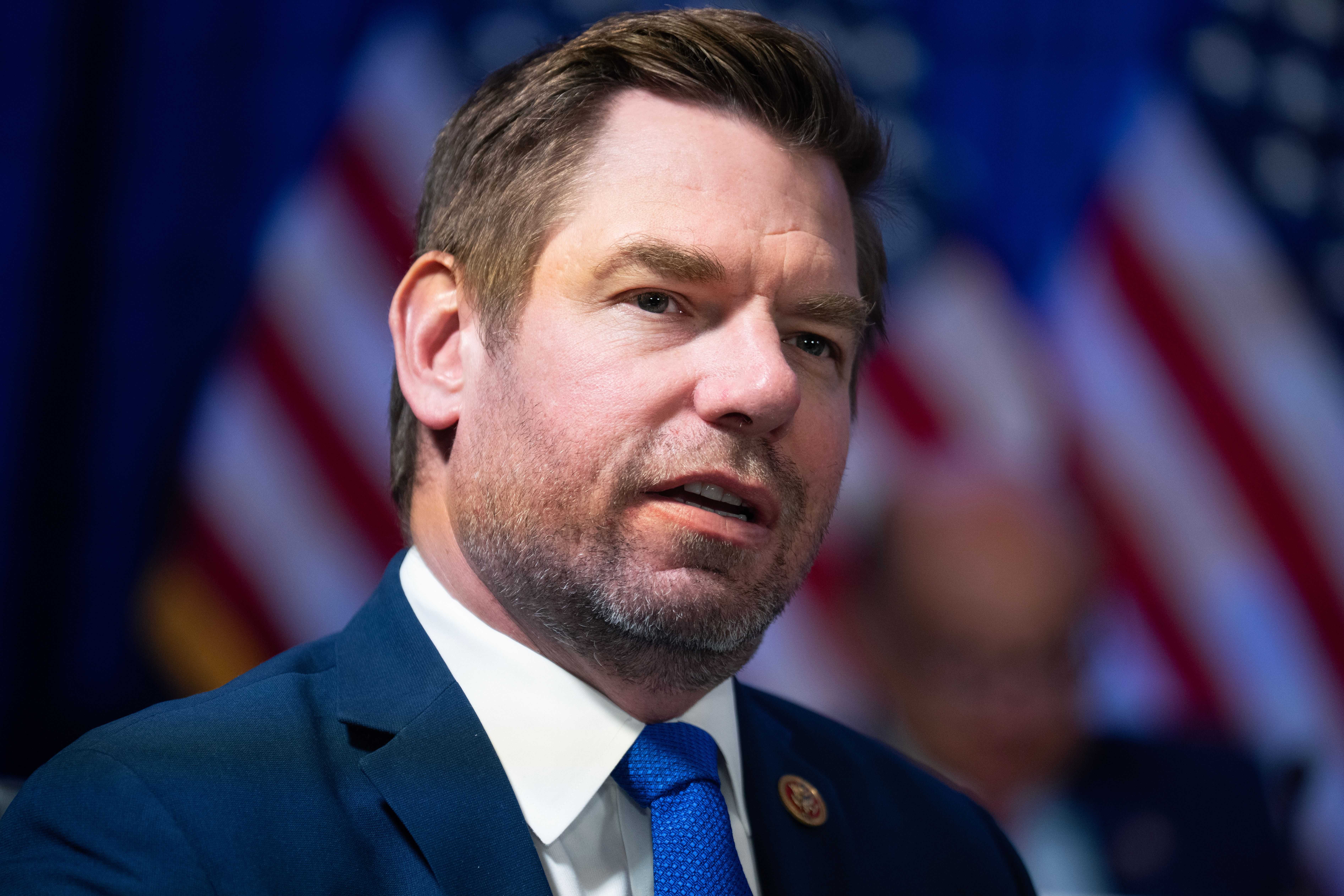 FBI searches Beverly Hills mansion tied to former Rep. Eric Swalwell — Winter Park Community news