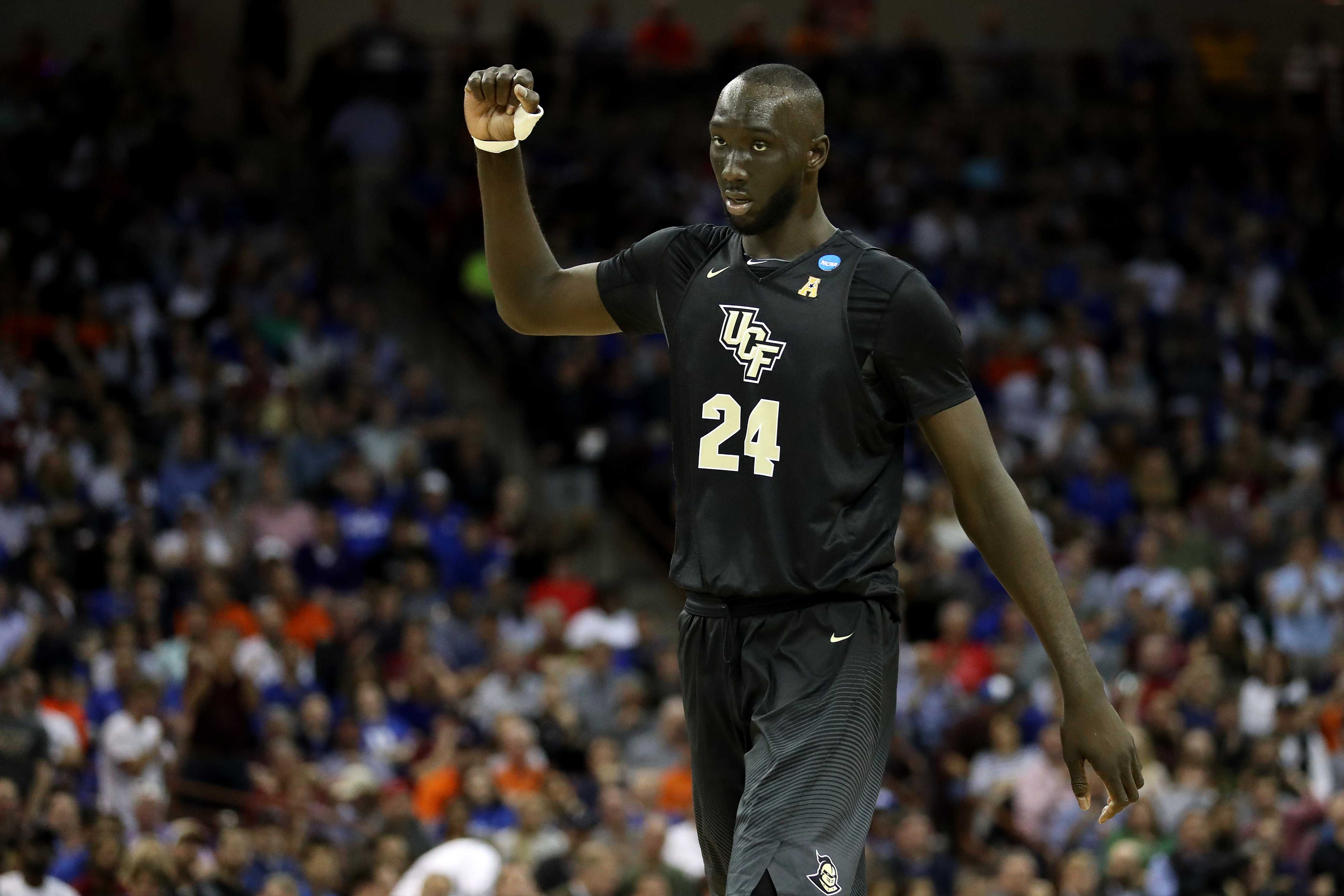 Former UCF center Tacko Fall signs two-way contract with 76ers — WESH 2 Orlando, Winter Park Sports news