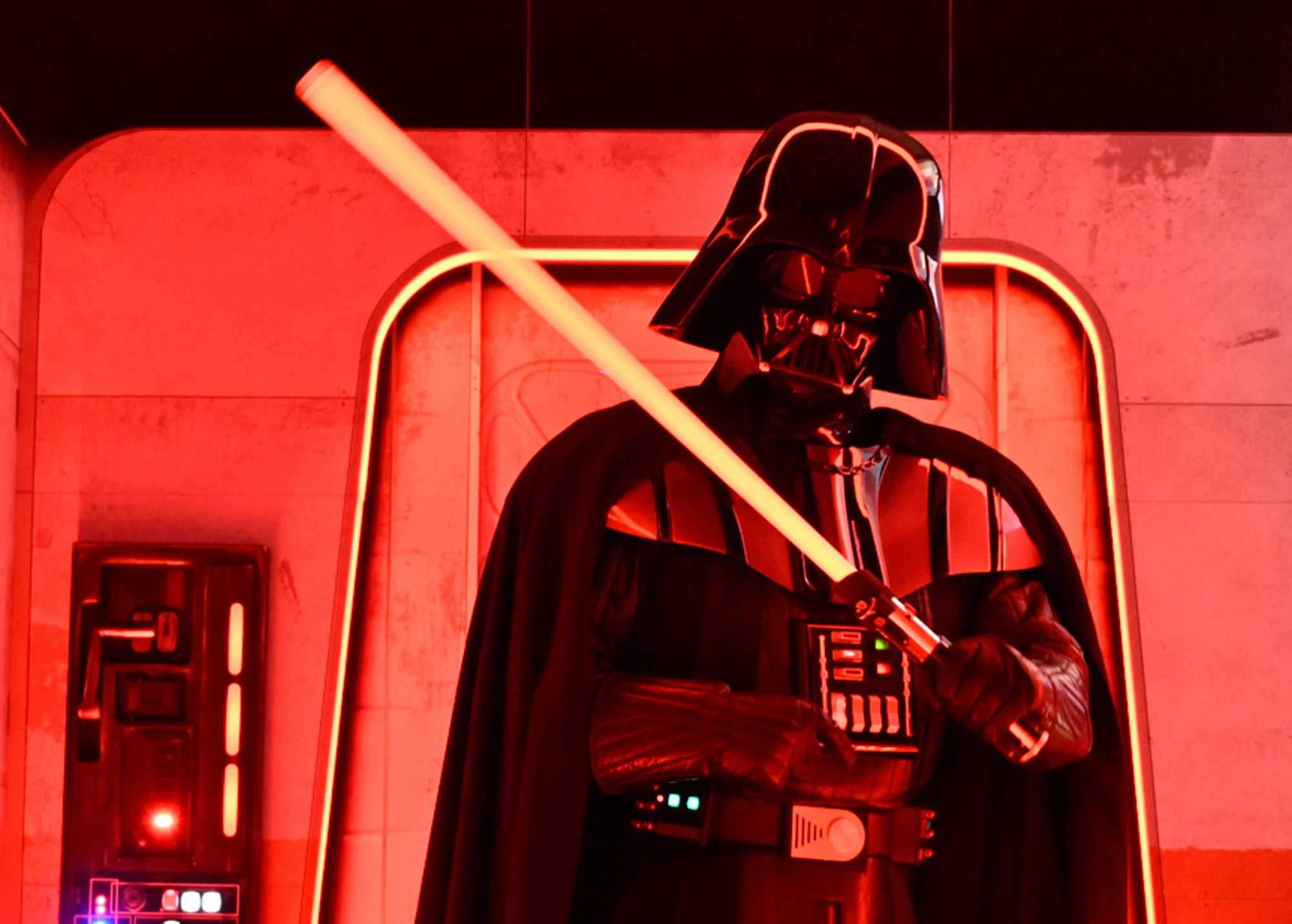 Lightsaber Darth Vader used in 'Empire Strikes Back' goes up for auction — WESH 2 Orlando, Winter Park Community news