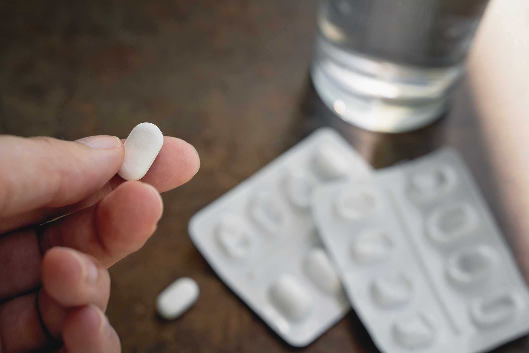 Reports of discolored tablets lead FDA to recall Amazon-branded acetaminophen bottles — WESH 2 Orlando, Winter Park Community news