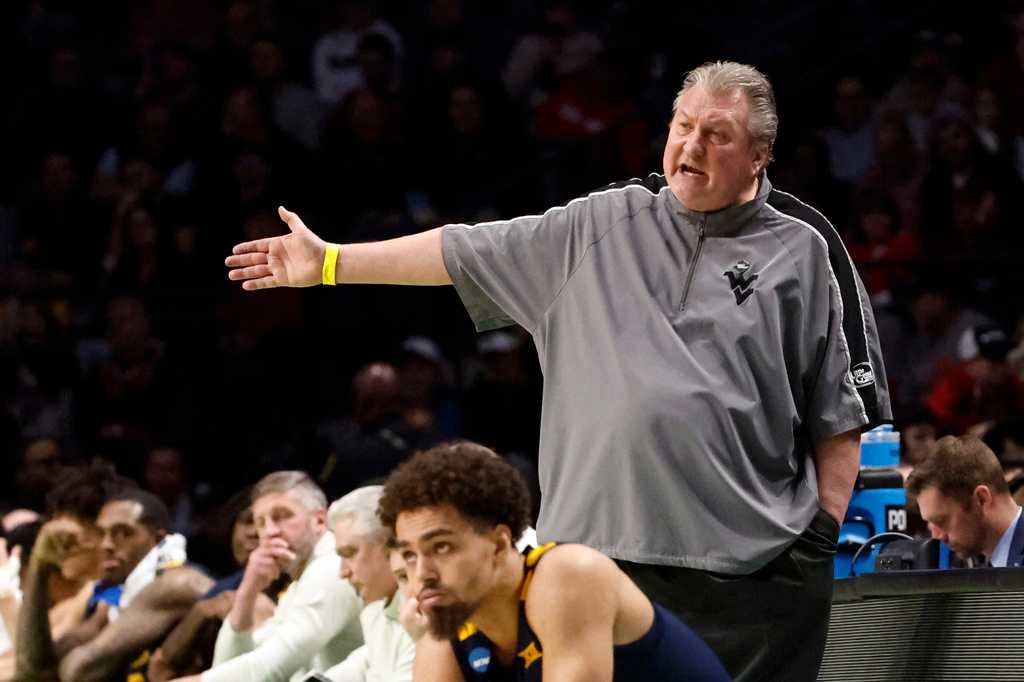 Hall of Fame basketball coach Bob Huggins has a 'progressive cognitive condition,' family says — WESH 2 Orlando, Winter Park Sports news