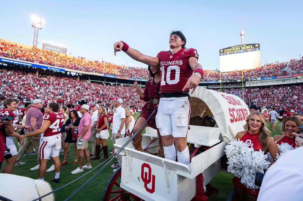 Oklahoma upsets No. 1 Texas — WESH 2 Orlando, Winter Park Sports news