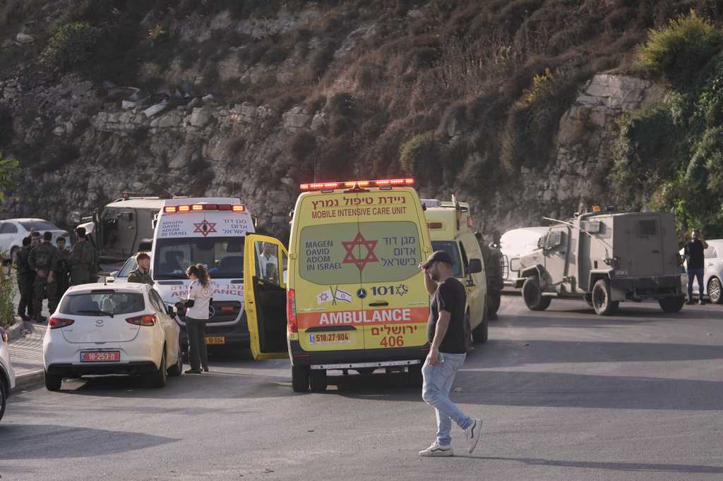 Netanyahu's office orders closure of West Bank after soldiers kill 2 men behind an alleged attack — WESH 2 Orlando, Winter Park Community news