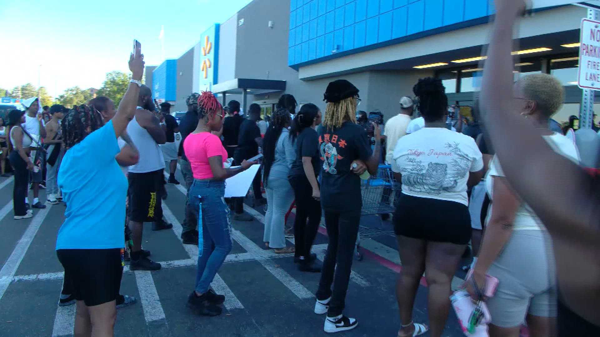 1-year-old killed after Mississippi officer fires at vehicle during Walmart shoplifting response — WESH 2 Orlando, Winter Park Business news