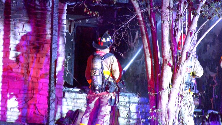 One person dies, another person and a dog rescued from Blakeley Drive house fire — KENS 5 (San Antonio), Winter Park Health news