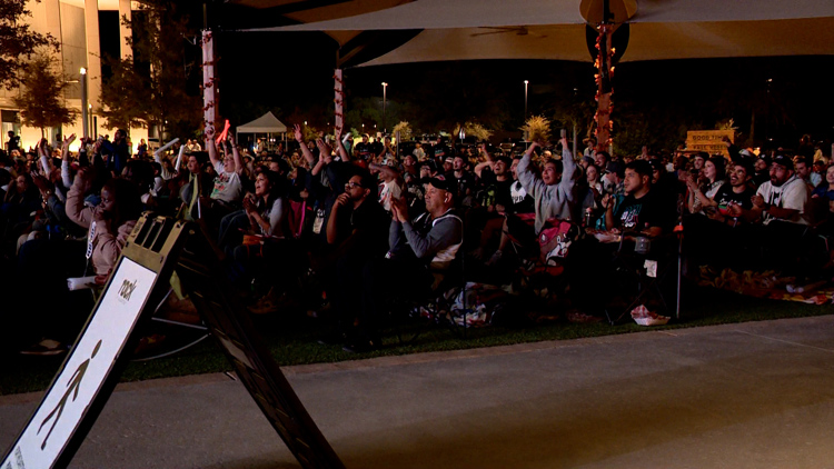 “Go Spurs Go” | Spurs fans gather at The Rock at La Cantera for season opener watch party — KENS 5 (San Antonio), Winter Park Sports news