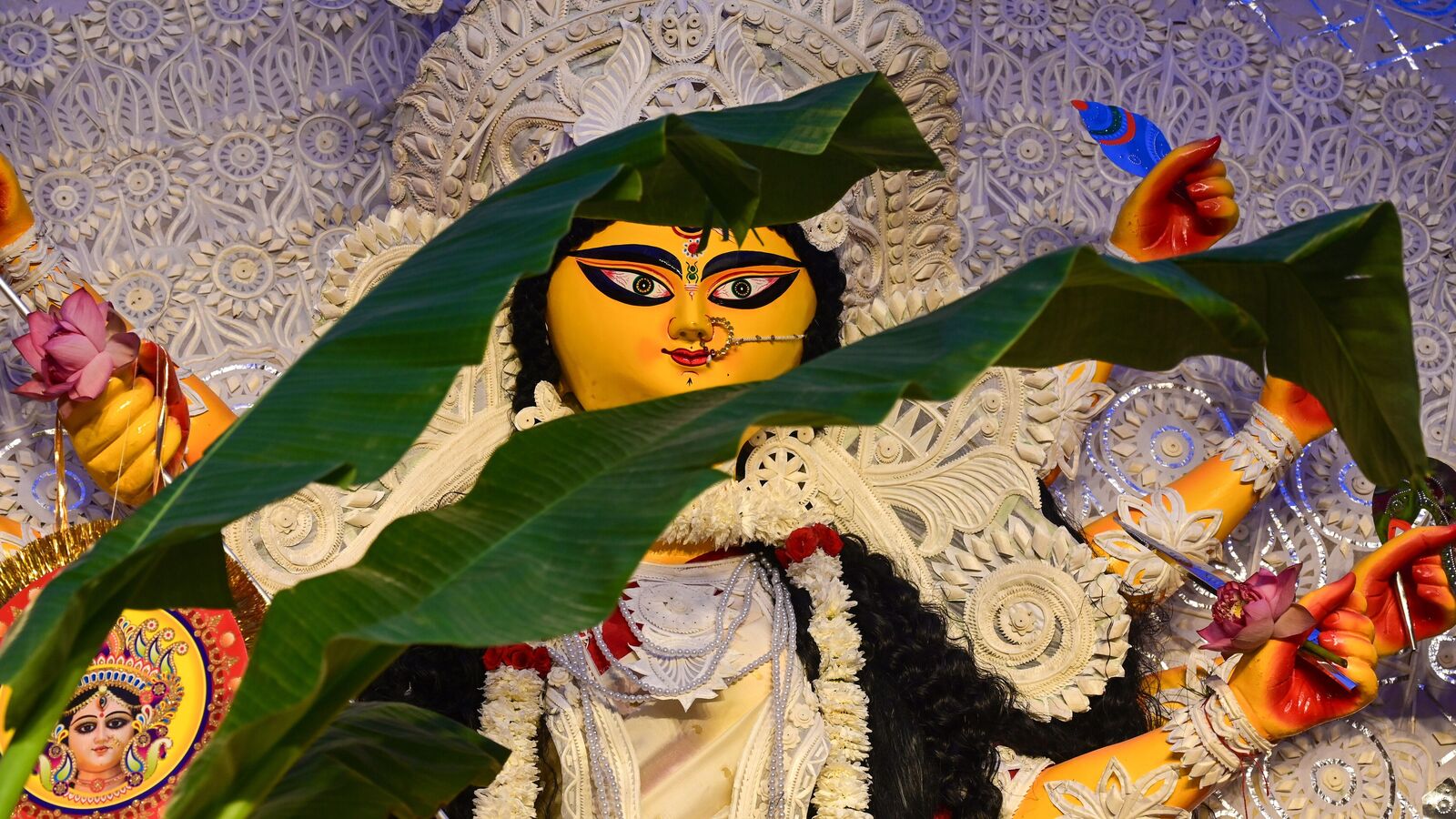 Several feared dead in stampede-like situation at Kolkata's Chorbagan Durga Puja pandal — Mint India, Winter Park Technology news